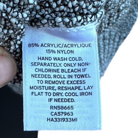 Halogens. sleeveless turtleneck Sweater Size XL Pre-Owned - Picture 3 of 3